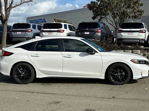 Used 2025 Honda Civic Sport image 3