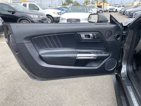 Used 2018 Ford Mustang Premium RWD image 20
