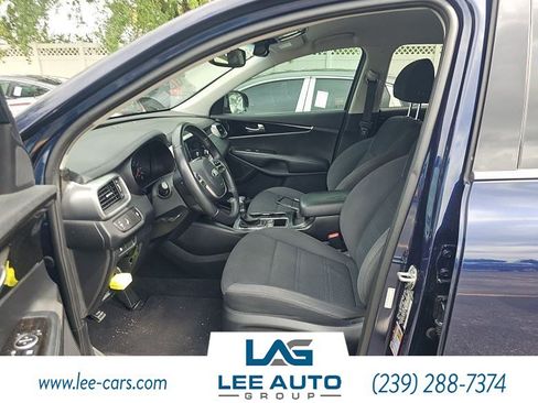Used 2019 Kia Sorento S FWD image 3