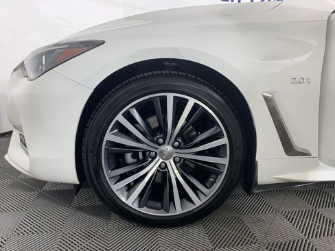 Used 2017 INFINITI Q60 2.0t w/ Moonroof Package image 11