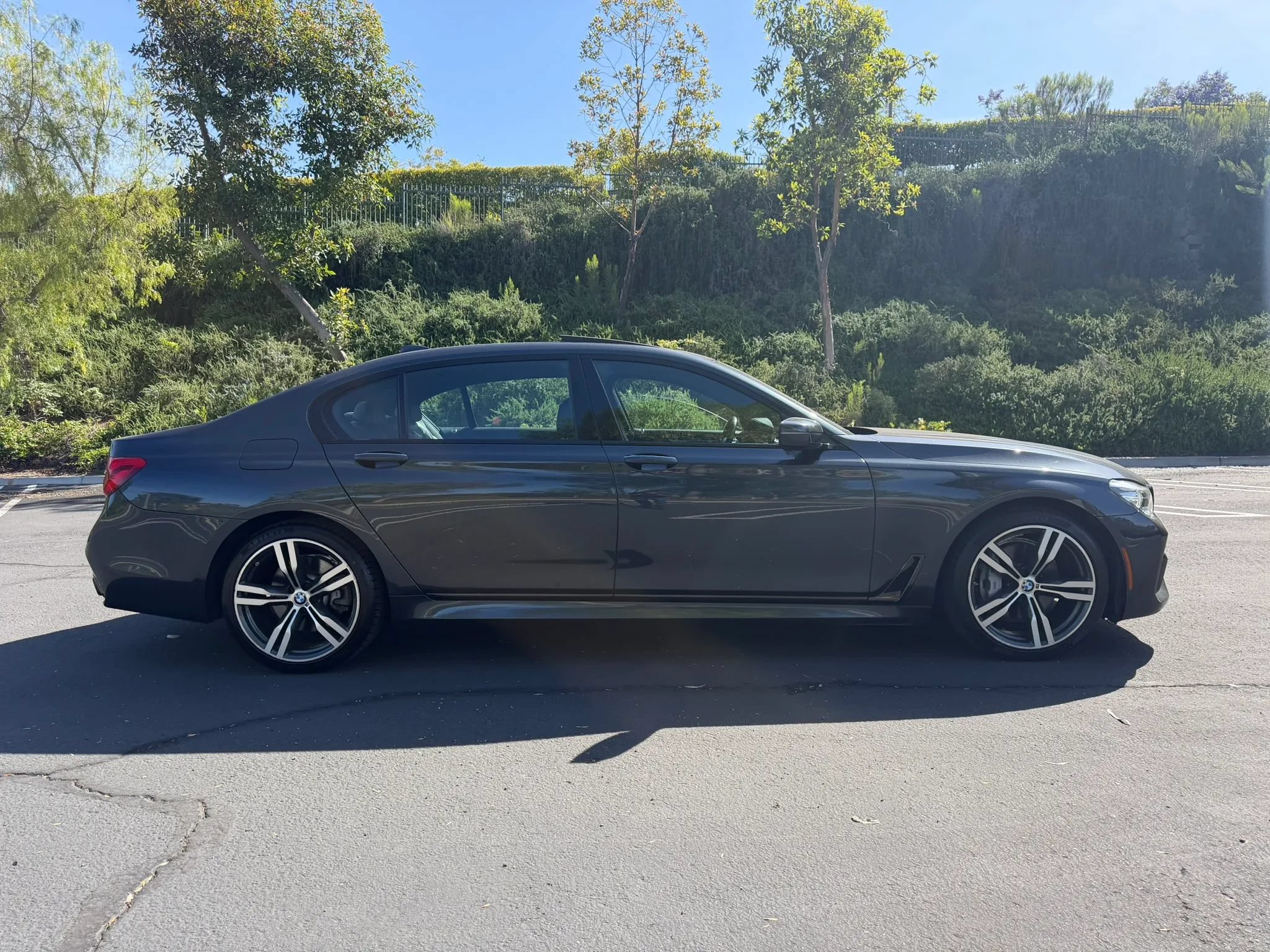 Used 2019 BMW 740i w/ M Sport Package RWD image 6