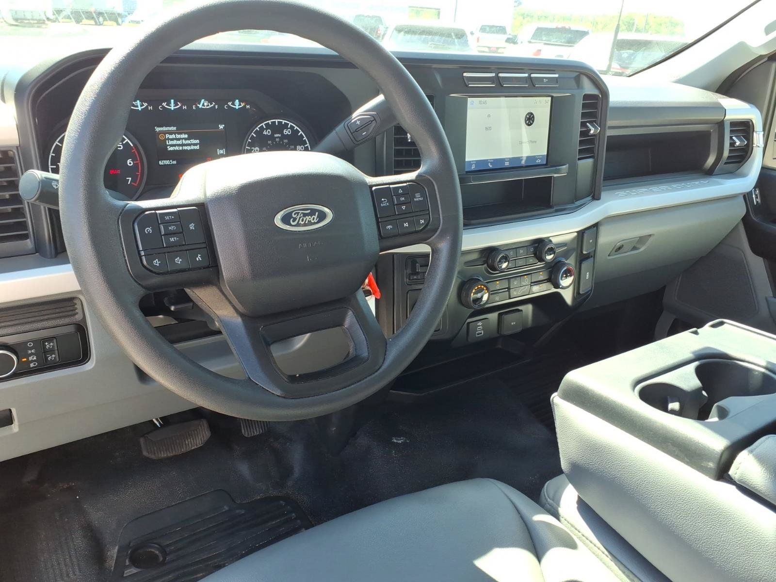 Used 2024 Ford F250 XL RWD image 11