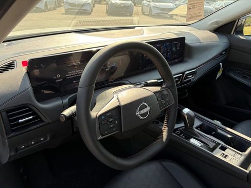 New 2026 Nissan Sentra SR FWD image 17
