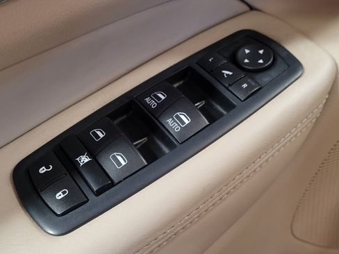 Used 2016 Jeep Grand Cherokee Overland w/ Trailer Tow Group IV image 27