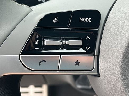 Certified 2025 Hyundai Elantra Sport image 25