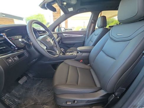 New 2025 Cadillac XT6 Luxury image 19