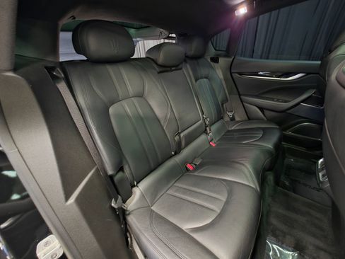 Used 2018 Maserati Levante GranSport image 41