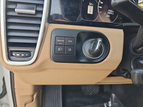 Used 2023 Porsche Cayenne image 24