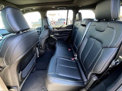New 2026 Jeep Grand Cherokee Limited AWD/4WD image 10