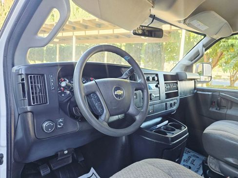 Used 2017 Chevrolet Express 2500 image 12
