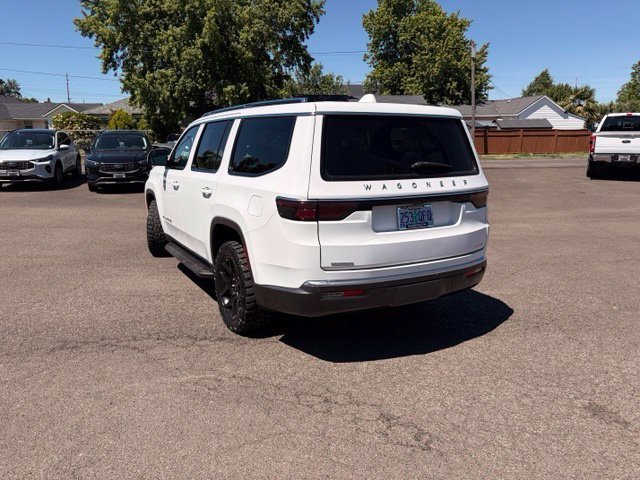 Used 2022 Jeep Wagoneer Series III AWD/4WD image 12