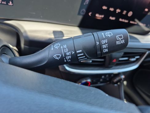 Used 2024 Buick Encore GX Preferred FWD image 32