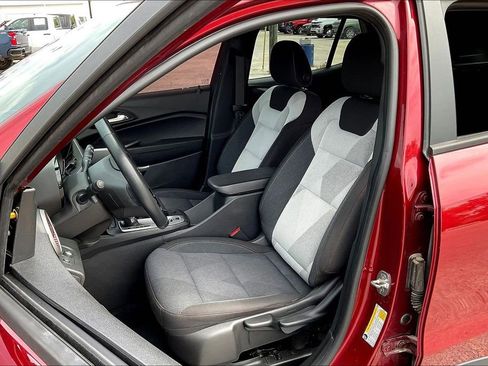 Used 2024 Chevrolet Trax RS FWD image 25