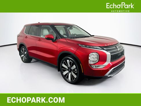 Used 2025 Mitsubishi Outlander SE FWD image 1