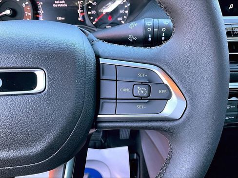 New 2026 Jeep Compass Latitude image 18