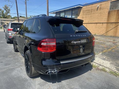 Used 2010 Porsche Cayenne GTS image 10