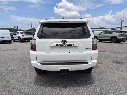 Used 2022 Toyota 4Runner SR5 Premium RWD image 5