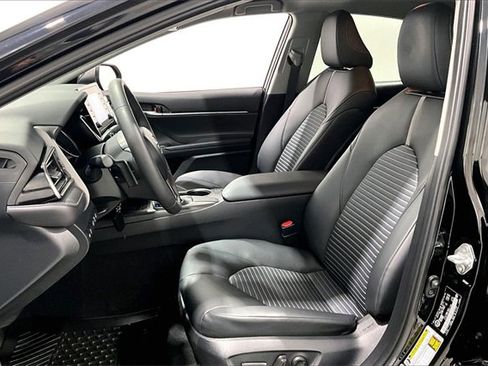 Used 2024 Toyota Camry SE image 22