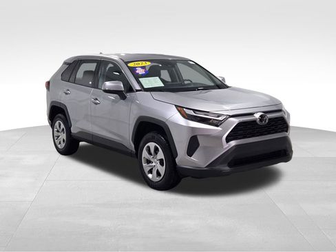 Used 2023 Toyota RAV4 LE image 12