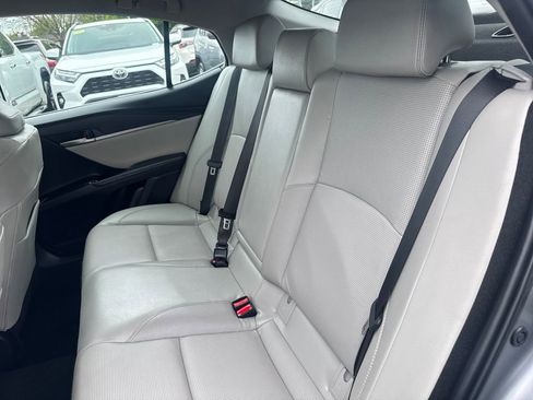 Used 2025 Toyota Camry XLE AWD/4WD image 31