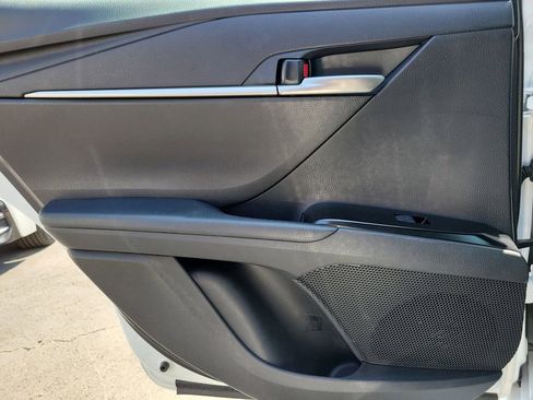 Used 2026 Toyota Camry Hybrid image 18