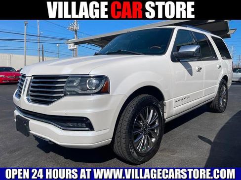 Used 2016 Lincoln Navigator Select image 1