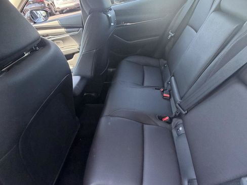 Used 2022 MAZDA MAZDA3 s FWD image 12