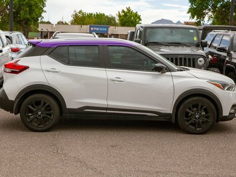 Used 2019 Nissan Kicks SR w/ SR Premium Package FWD image 5