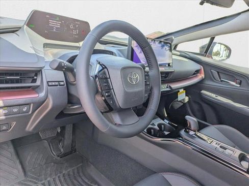 New 2025 Toyota Prius Plug-In Hybrid FWD image 3