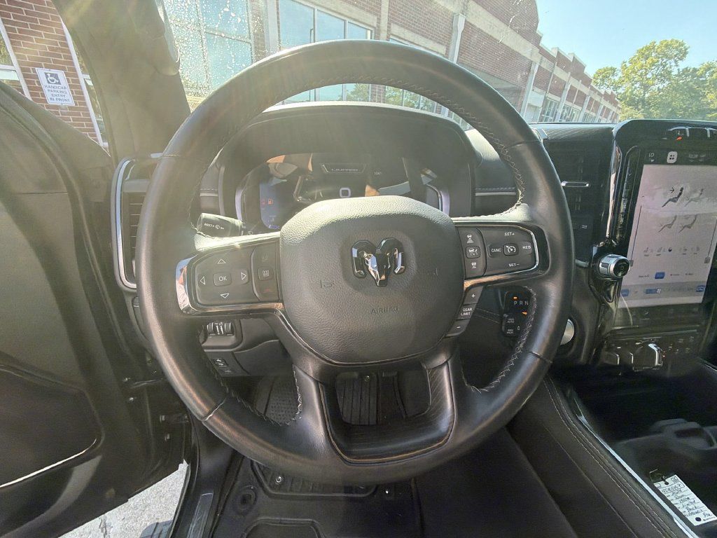 Used 2024 RAM 1500 Limited AWD/4WD image 6