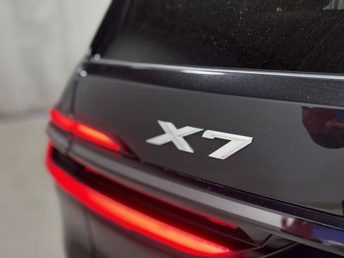 Used 2024 BMW X7 xDrive40i w/ M Sport Package AWD/4WD image 35