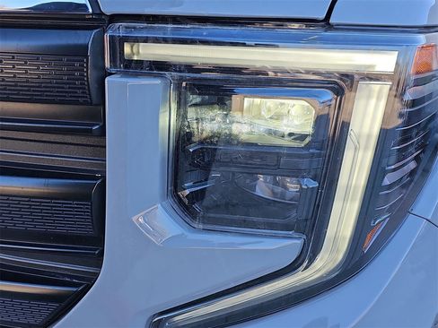 Certified 2024 GMC Sierra 1500 Pro w/ Pro Value Package image 29