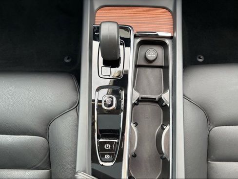 Certified 2025 Volvo S60 B5 Plus AWD/4WD image 25
