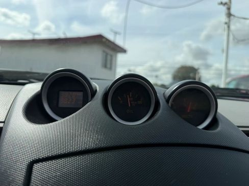 Used 2008 Nissan 350Z Touring RWD image 19