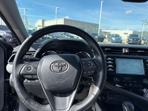 Used 2019 Toyota Camry SE FWD image 21
