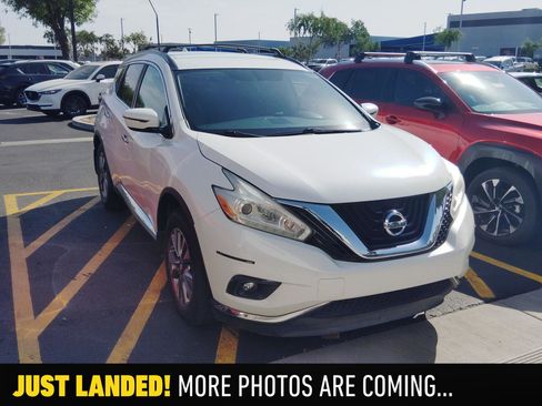 Used 2016 Nissan Murano SV FWD image 2