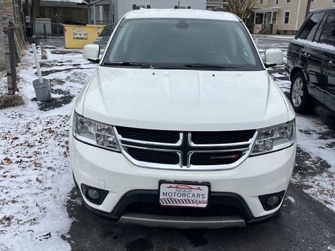 Used 2019 Dodge Journey SE w/ Connectivity Group image 1