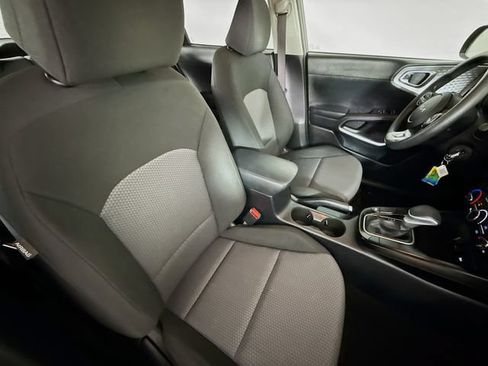 Used 2023 Kia Soul LX w/ LX Technology Package FWD image 33
