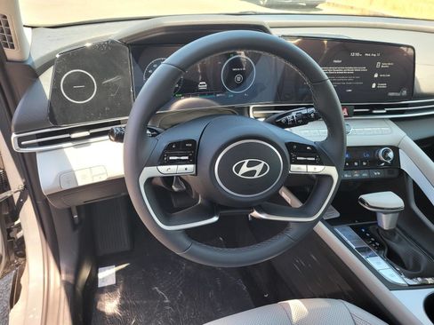 New 2026 Hyundai Elantra Limited FWD image 9