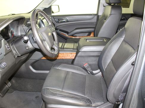 Used 2018 Chevrolet Suburban Premier image 5