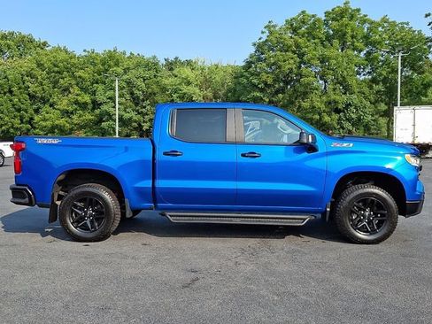 Used 2022 Chevrolet Silverado 1500 LT Trail Boss w/ LT Trail Boss Premium Package AWD/4WD image 10