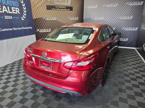 Used 2016 Nissan Altima 2.5 S w/ Interior Lighting Package FWD image 16
