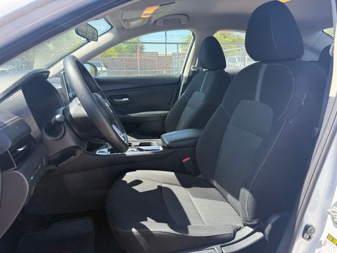 Used 2025 Nissan Sentra SV FWD image 12
