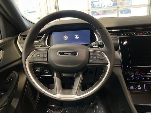 New 2025 Jeep Grand Cherokee L Laredo w/ Luxury Tech Group I image 23