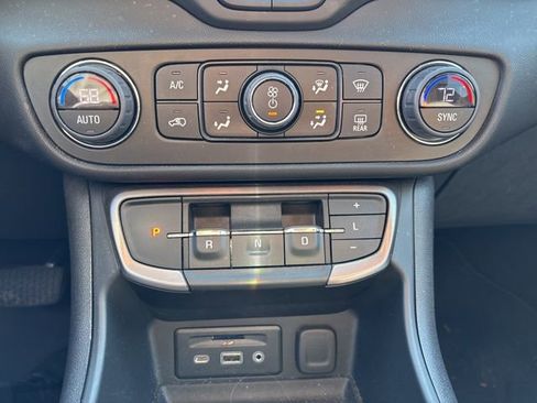 Used 2023 GMC Terrain AT4 AWD/4WD image 21
