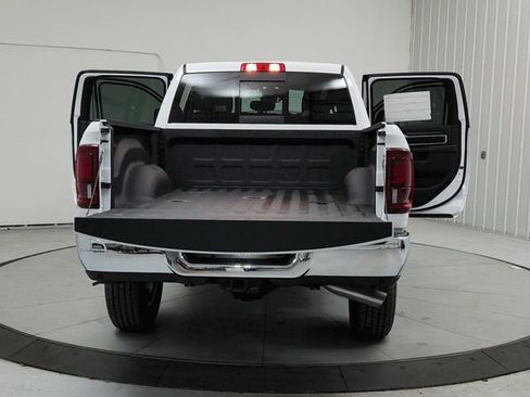 New 2026 RAM 2500 Big Horn AWD/4WD image 14