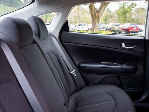 Used 2020 Kia Optima LX image 9