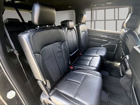 Used 2024 Jeep Wagoneer L Series II w/ Flexible Seating Group AWD/4WD image 25