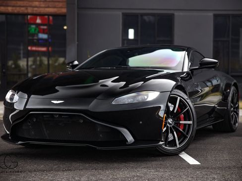 Used 2020 Aston Martin V8 Vantage Coupe image 2