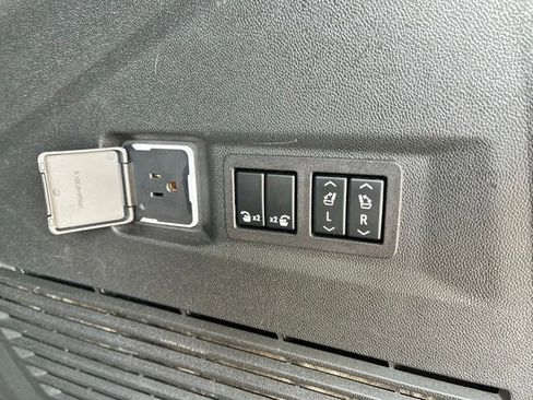 Used 2023 Chevrolet Tahoe High Country w/ Advanced Technology Package AWD/4WD image 9
